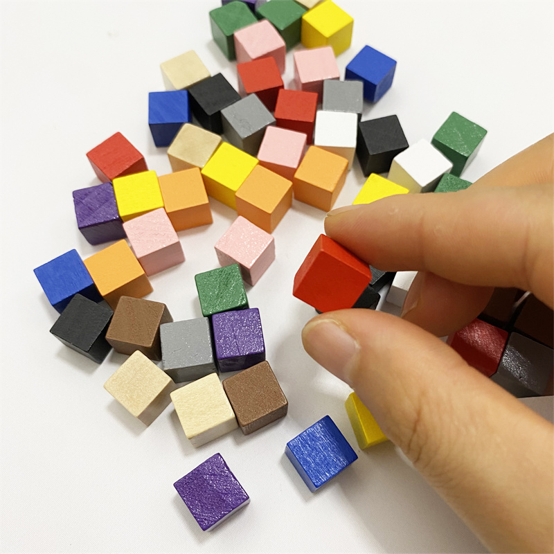 Cubes de dés en bois colorés d - Board Game Loop avis et prix